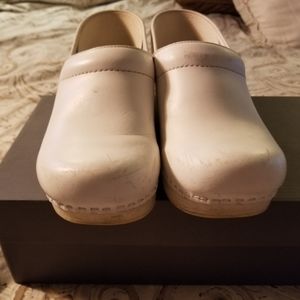 Dansko White nursing clog size 39